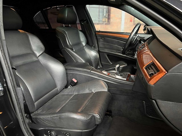 Bmw m5 5.0 v10 e60 507pk 2008 5-serie youngtimer - afbeelding 47 van  53