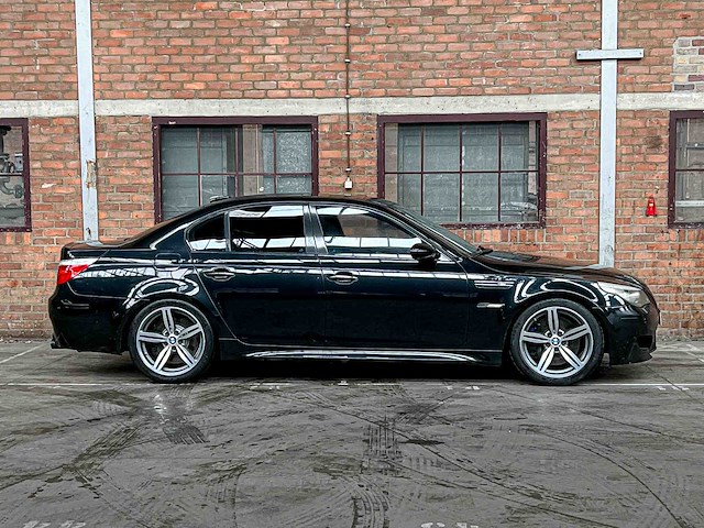 Bmw m5 5.0 v10 e60 507pk 2008 5-serie youngtimer - afbeelding 9 van  53