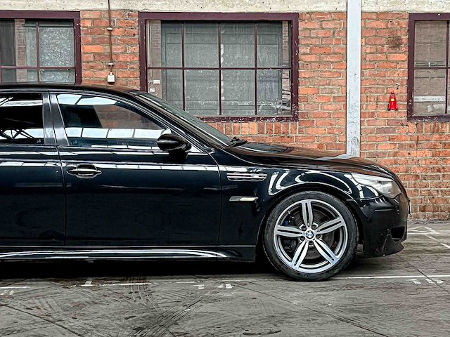 Bmw m5 5.0 v10 e60 507pk 2008 5-serie youngtimer - afbeelding 3 van  53
