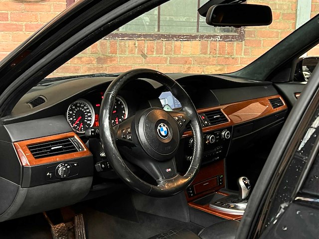 Bmw m5 5.0 v10 e60 507pk 2008 5-serie youngtimer - afbeelding 11 van  53