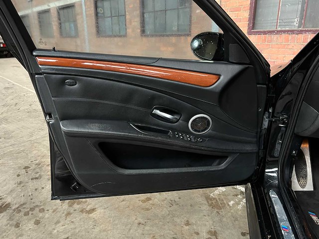 Bmw m5 5.0 v10 e60 507pk 2008 5-serie youngtimer - afbeelding 29 van  53
