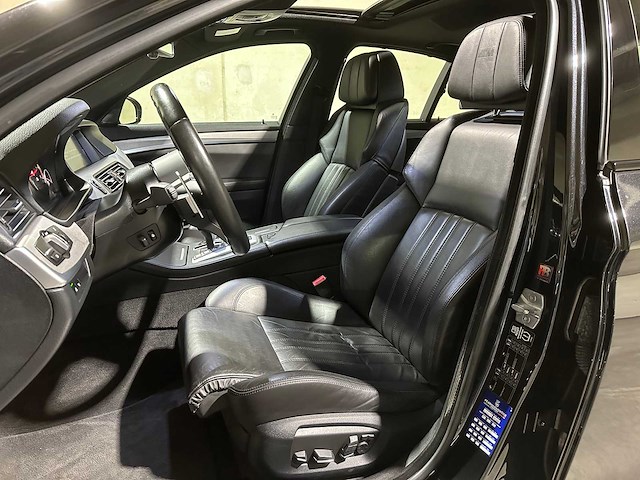 Bmw m5 f10 4.4 v8 560pk 2014 5-series, 3-zlj-94 - afbeelding 26 van  34