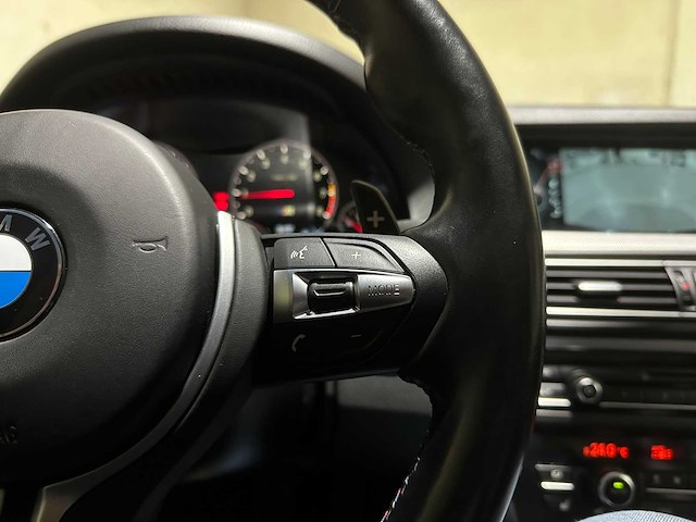 Bmw m5 f10 4.4 v8 560pk 2014 5-series, 3-zlj-94 - afbeelding 15 van  53