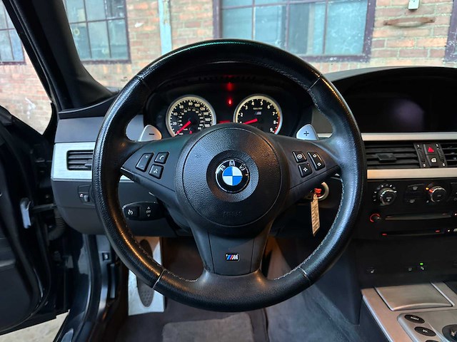 Bmw m5 v10 500pk 2006 - afbeelding 11 van  45
