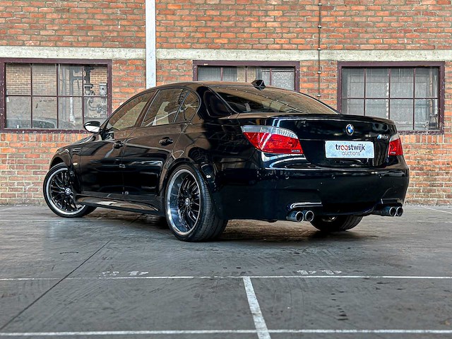 Bmw m5 v10 500pk 2006 - afbeelding 6 van  32