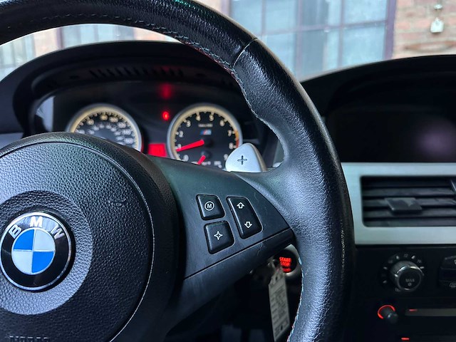 Bmw m5 v10 500pk 2006 - afbeelding 12 van  32