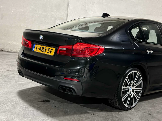 Bmw m550i xdrive high executive 4.4 v8 462pk 2017 5-serie, l-483-sf - afbeelding 9 van  64