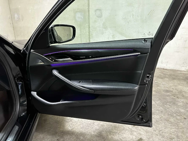 Bmw m550i xdrive high executive 4.4 v8 462pk 2017 5-serie, l-483-sf - afbeelding 48 van  64