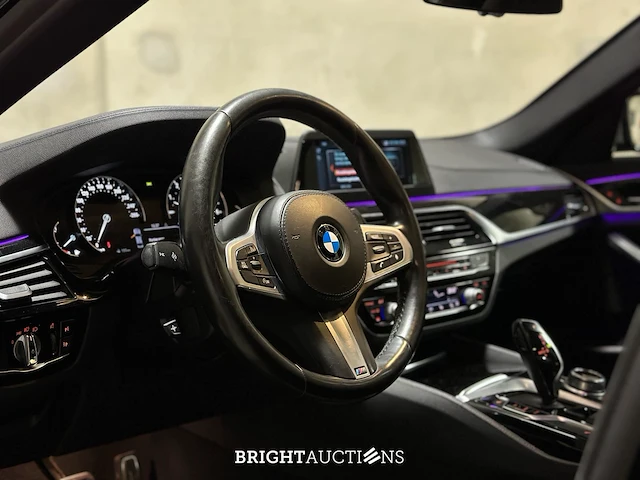 Bmw m550i xdrive high executive 4.4 v8 462pk 2017 5-serie, l-483-sf - afbeelding 18 van  64