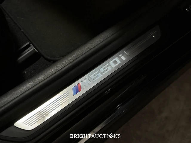 Bmw m550i xdrive high executive 4.4 v8 462pk 2017 5-serie, l-483-sf - afbeelding 49 van  64