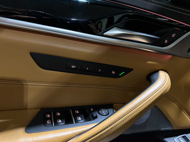 Bmw m550i xdrive high executive g30 462pk 2018 (origineel-nl), rs-253-r - afbeelding 48 van  65