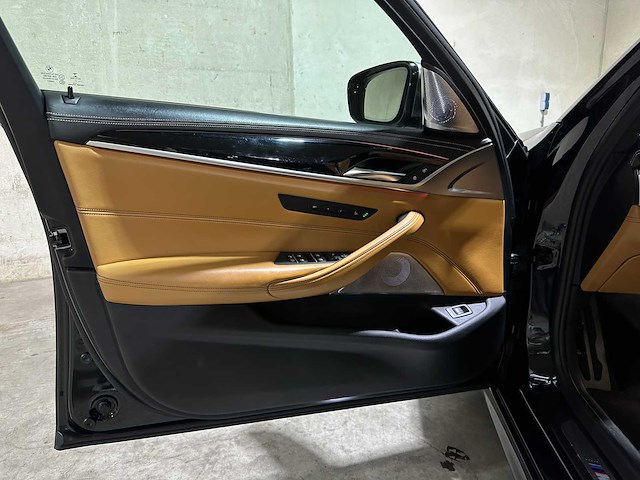 Bmw m550i xdrive high executive g30 462pk 2018 (origineel-nl), rs-253-r - afbeelding 48 van  65