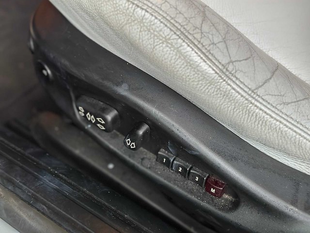 Bmw m6 5.0 v10 e63 507pk 2006 6-serie coupe youngtimer - afbeelding 22 van  39