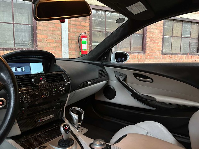 Bmw m6 5.0 v10 e63 507pk 2006 6-serie coupe youngtimer - afbeelding 10 van  39