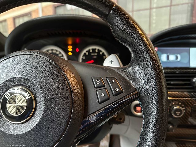 Bmw m6 5.0 v10 e63 507pk 2006 6-serie coupe youngtimer - afbeelding 13 van  38