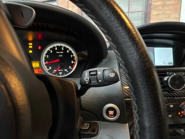 Bmw m6 5.0 v10 e63 507pk 2006 6-serie coupe youngtimer - afbeelding 15 van  38