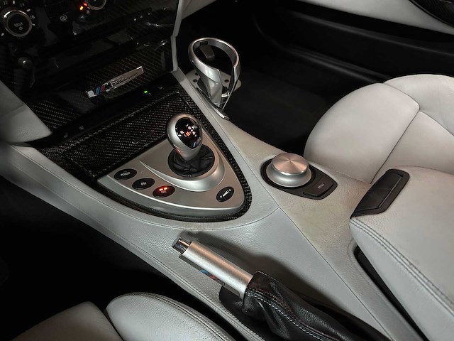 Bmw m6 5.0 v10 e63 507pk 2006 6-serie coupe youngtimer - afbeelding 17 van  38