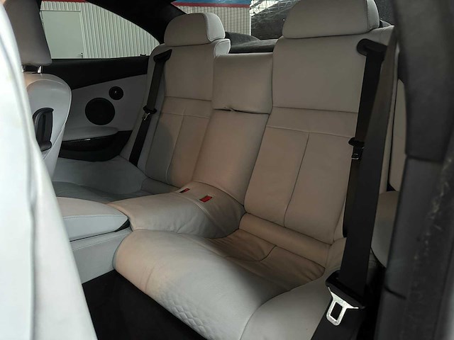 Bmw m6 5.0 v10 e63 507pk 2006 6-serie coupe youngtimer - afbeelding 25 van  38