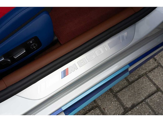 Bmw m850i gran coupé 4.4 v8 xdrive -the 8 x jeff koons- m-performance 530pk 2023 (1 van 99) (new) 8-serie (origineel-nl + 1e eigenaar) - afbeelding 8 van  117
