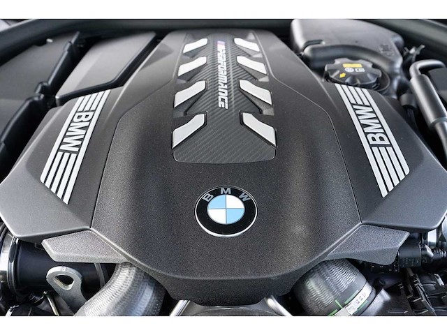 Bmw m850i gran coupé 4.4 v8 xdrive -the 8 x jeff koons- m-performance 530pk 2023 (1 van 99) (new) 8-serie (origineel-nl + 1e eigenaar) - afbeelding 21 van  117