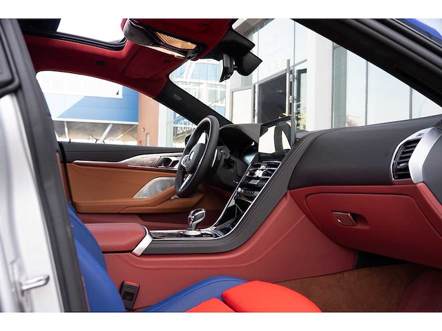 Bmw m850i gran coupé 4.4 v8 xdrive -the 8 x jeff koons- m-performance 530pk 2023 (1 van 99) (new) 8-serie (origineel-nl + 1e eigenaar) - afbeelding 59 van  117