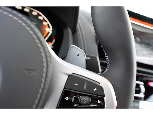 Bmw m850i gran coupé 4.4 v8 xdrive -the 8 x jeff koons- m-performance 530pk 2023 (1 van 99) (new) 8-serie (origineel-nl + 1e eigenaar) - afbeelding 66 van  117