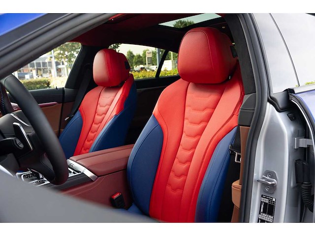 Bmw m850i gran coupé 4.4 v8 xdrive -the 8 x jeff koons- m-performance 530pk 2023 (1 van 99) (new) 8-serie (origineel-nl + 1e eigenaar) - afbeelding 92 van  117