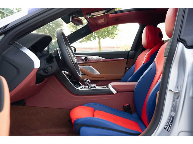 Bmw m850i gran coupé 4.4 v8 xdrive -the 8 x jeff koons- m-performance 530pk 2023 (1 van 99) (new) 8-serie (origineel-nl + 1e eigenaar) - afbeelding 95 van  117