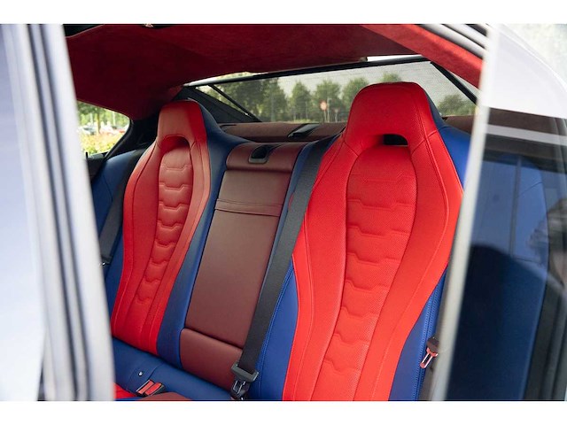 Bmw m850i gran coupé 4.4 v8 xdrive -the 8 x jeff koons- m-performance 530pk 2023 (1 van 99) (new) 8-serie (origineel-nl + 1e eigenaar) - afbeelding 102 van  117