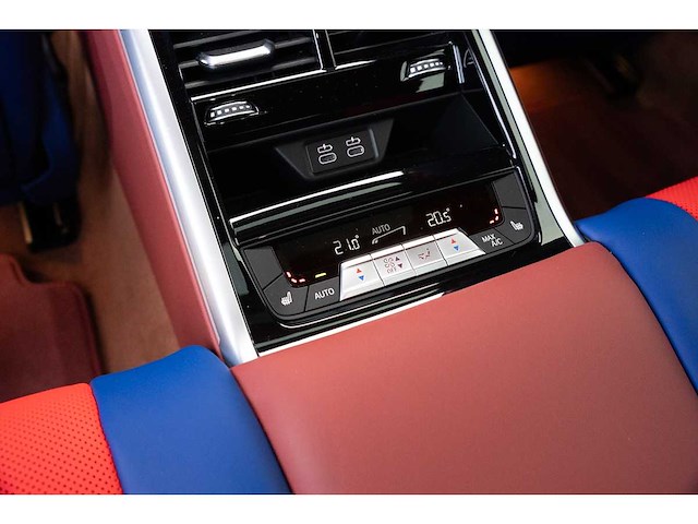 Bmw m850i gran coupé 4.4 v8 xdrive -the 8 x jeff koons- m-performance 530pk 2023 (1 van 99) (new) 8-serie (origineel-nl + 1e eigenaar) - afbeelding 106 van  117