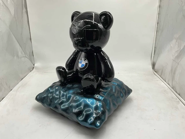 Bmw sculptuur - afbeelding 1 van  6