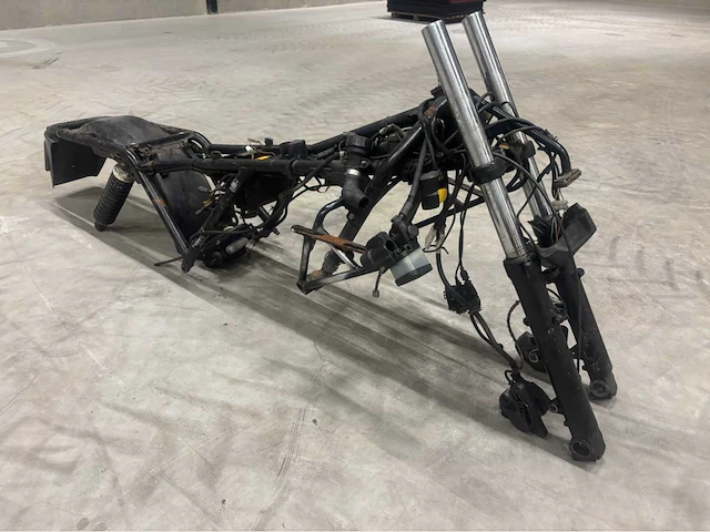 Bmw tour k 75 special motorfiets frame op kenteken - afbeelding 2 van  8