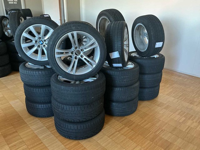 Bmw velg met band (24x) - afbeelding 1 van  26