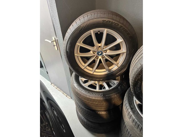 Bmw velgen/banden 18inch - afbeelding 1 van  4