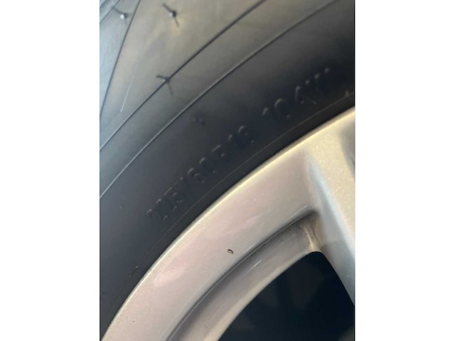 Bmw velgen/banden 18inch - afbeelding 2 van  4
