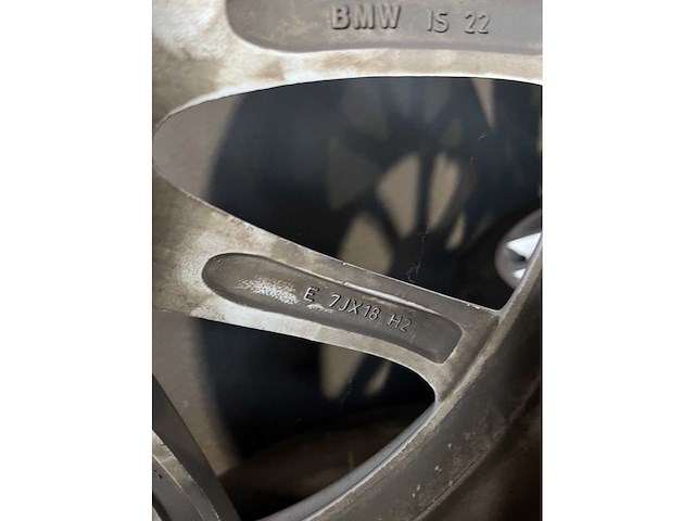 Bmw velgen/banden 18inch - afbeelding 3 van  4