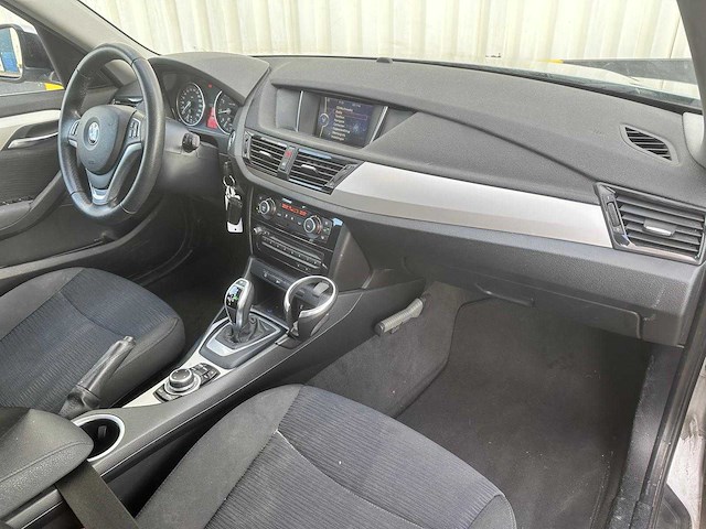 Bmw x1 -sdrive20i limited series automaat; 9-xgk-94 - afbeelding 17 van  20