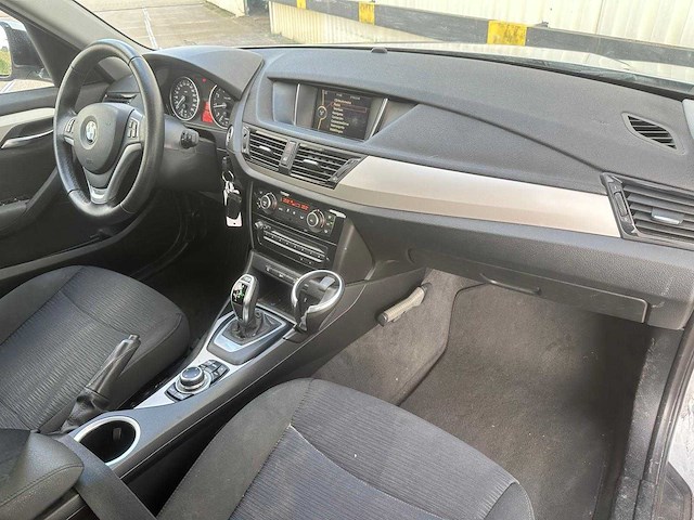 Bmw x1 -sdrive20i limited series automaat; 9-xgk-94 - afbeelding 18 van  20