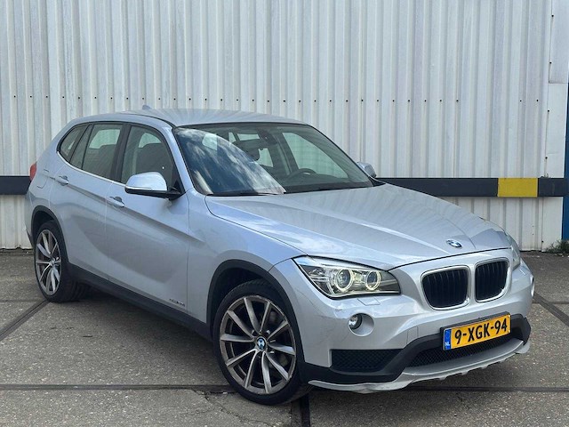 Bmw x1 -sdrive20i limited series automaat; 9-xgk-94 - afbeelding 15 van  21