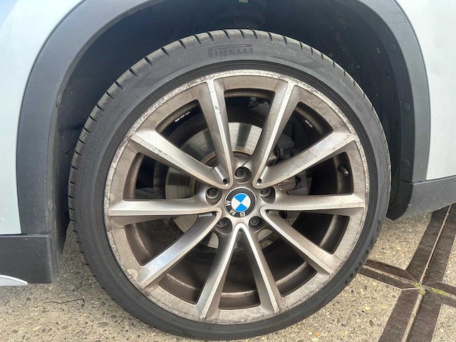 Bmw x1 -sdrive20i limited series automaat; 9-xgk-94 - afbeelding 17 van  21