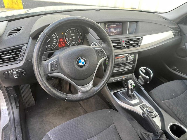 Bmw x1 -sdrive20i limited series automaat; 9-xgk-94 - afbeelding 20 van  21