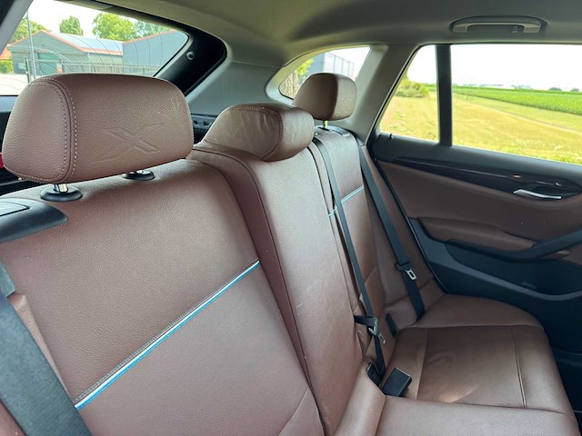 Bmw x1 sdrive16d chrome l sport automaat 8-klg -72; - afbeelding 3 van  30