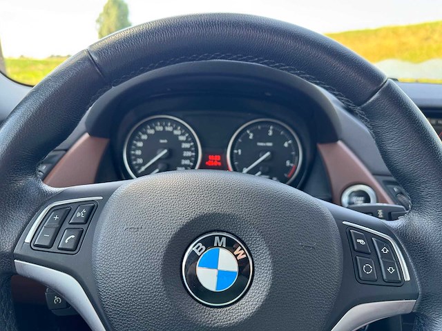 Bmw x1 sdrive16d chrome l sport automaat 8-klg -72; - afbeelding 8 van  30