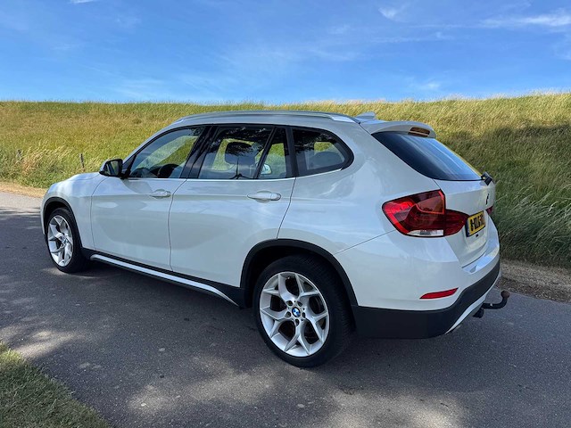 Bmw x1 sdrive16d chrome l sport automaat 8-klg -72; - afbeelding 10 van  30