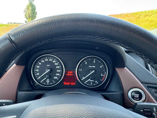 Bmw x1 sdrive16d chrome l sport automaat* 8-klg -72 - afbeelding 6 van  20