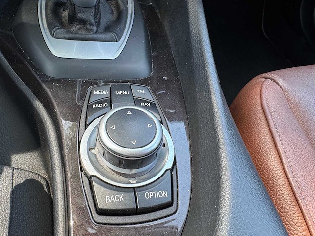Bmw x1 sdrive16d chrome l sport automaat* 8-klg -72 - afbeelding 9 van  20