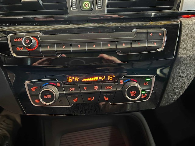 Bmw x1 sdrive18d high executive, n-990-rh - afbeelding 7 van  21