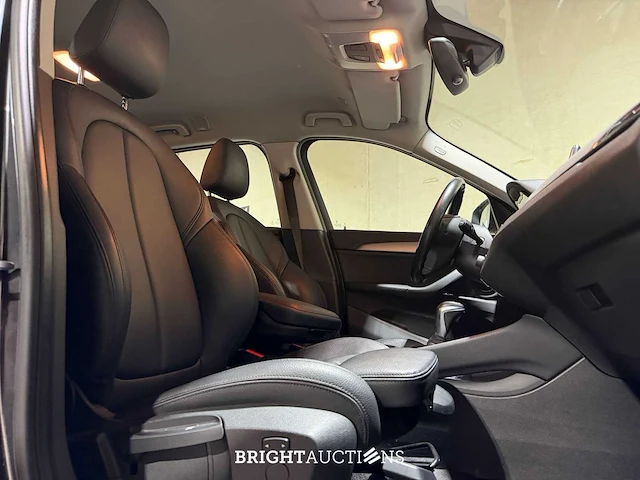 Bmw x1 sdrive18i centennial high executive 134pk 2016, l-179-tt - afbeelding 33 van  47