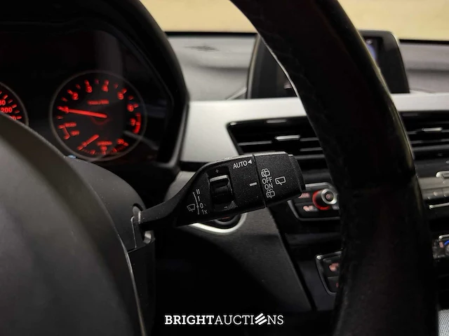 Bmw x1 sdrive18i centennial high executive 134pk 2016, l-179-tt - afbeelding 18 van  47