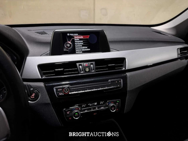 Bmw x1 sdrive18i centennial high executive 134pk 2016, l-179-tt - afbeelding 21 van  47
